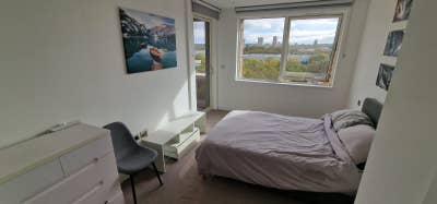 Double Room - Canada Water - Spacious Apartment Main Photo