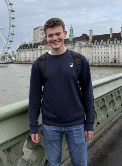PhD studet looking for room in Acton/Ealing area Main Photo