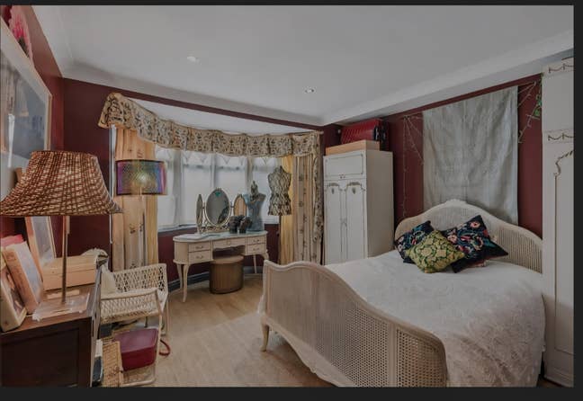 Home with pets double ROOM NW9 Main Photo