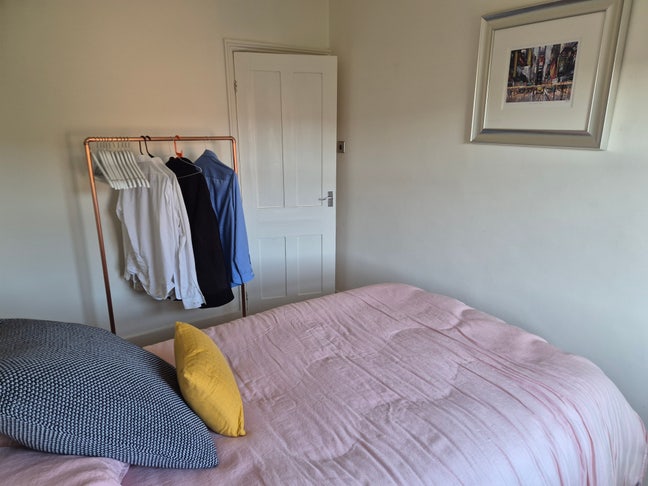 Spacious Home for professional  Main Photo