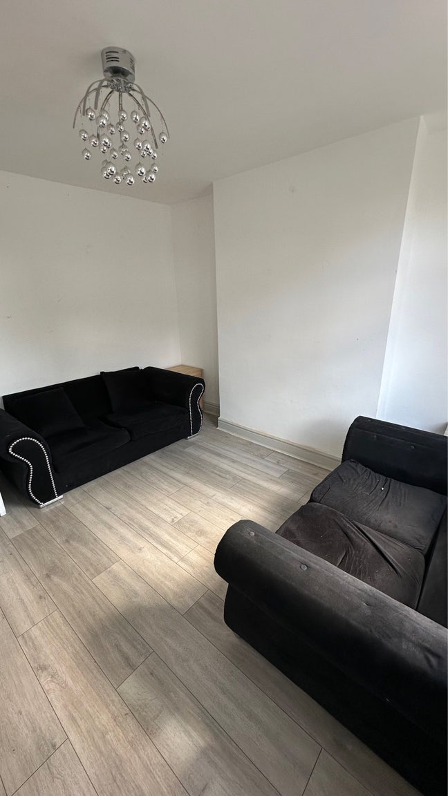 To Let Main Photo