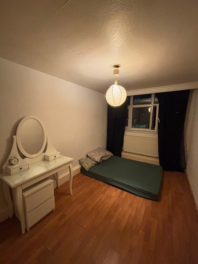Room in priory lane  Main Photo