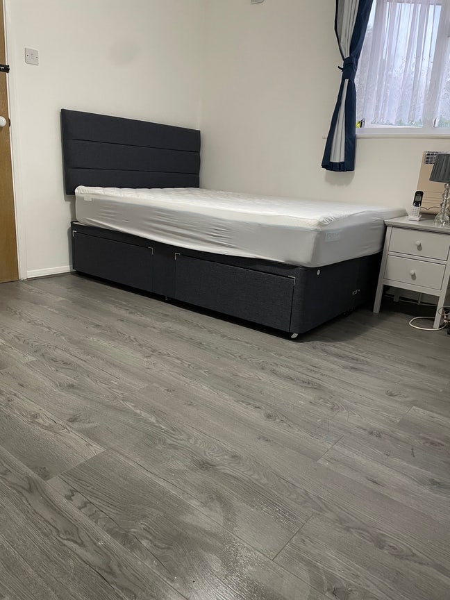 Large Bright Double Room (King Size Bed) Bills Inc Main Photo