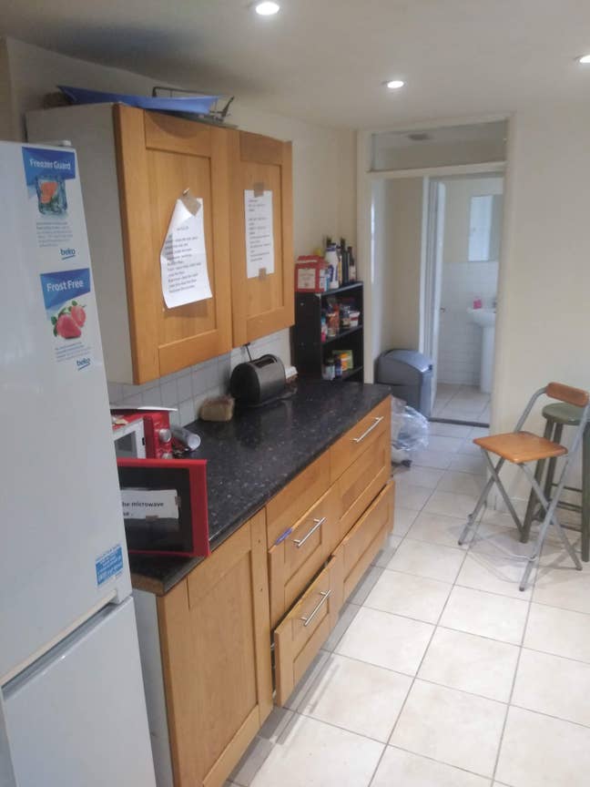 Furnished  Bedsit  in  Northcote  Road Area SW11  Main Photo