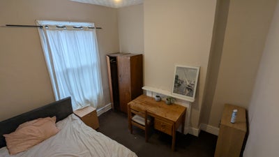 Furnished  Bedsit  in  Northcote  Road Area SW11  Main Photo