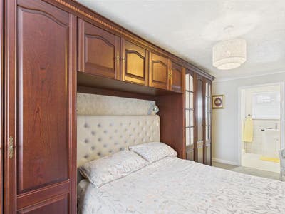 En-suite Room Available  Main Photo