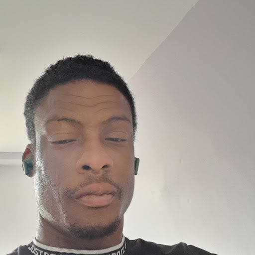 32 year old Male seeks a single or double room Main Photo