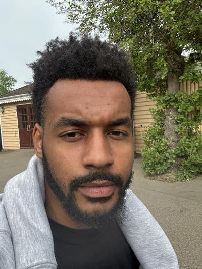 I am a professional male aged 22. I am lookin... Main Photo