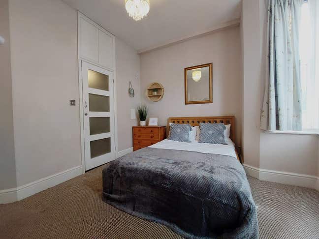 Modern, Spacious En-Suites in Tottenham Main Photo