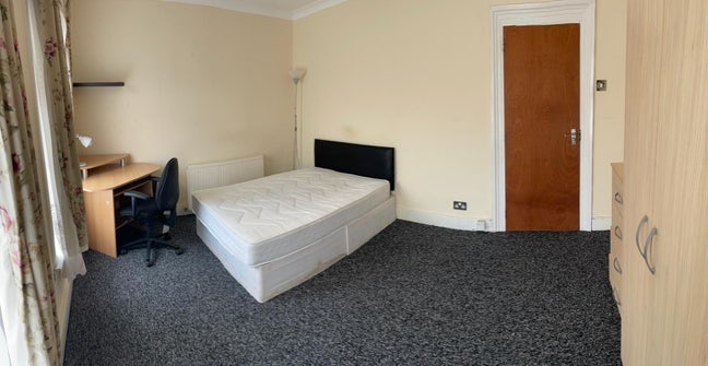 Double room to rent in Stratford Main Photo