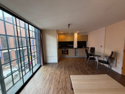 St Paul's Square - Spacious One-Bedroom Apartment  Main Photo