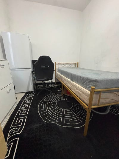 Single/Double Room &pound;600-All Bills Inc. Female only Main Photo