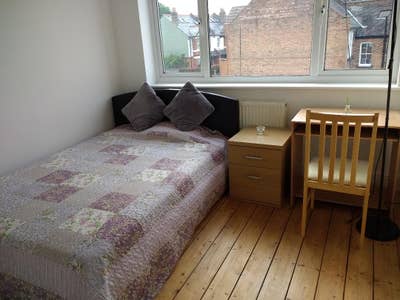 Amazing Room in Wimbledon  Main Photo
