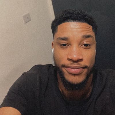Professional Male seeks a single or double room Main Photo