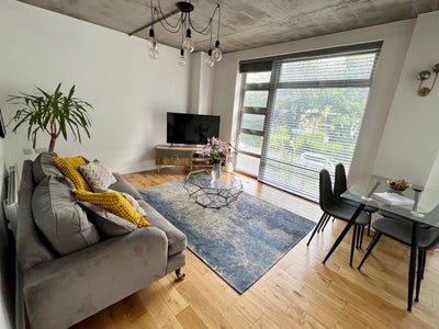High end 2 bed flat, 10min Old St, Available 11.09 Main Photo
