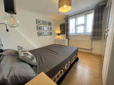 Double Room available close to Goodmayes Station Main Photo