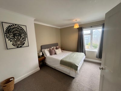 A well presented double room available Main Photo