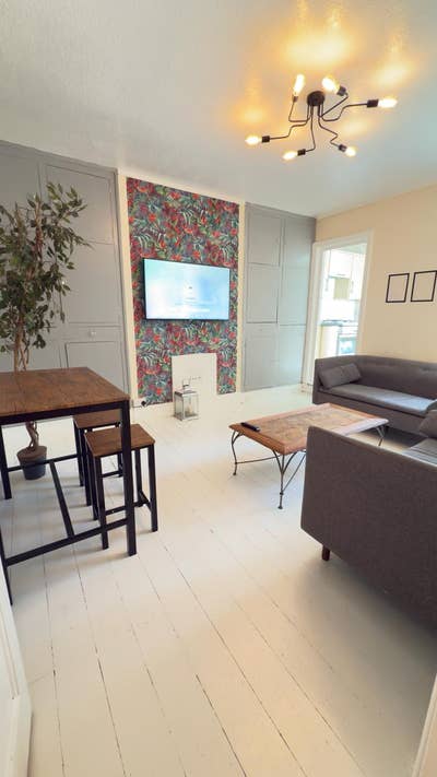 3 Bedroom Flat | Ovington Grove | S105 Main Photo