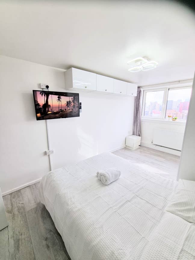  Clean Modern Double Bedroom available  Main Photo