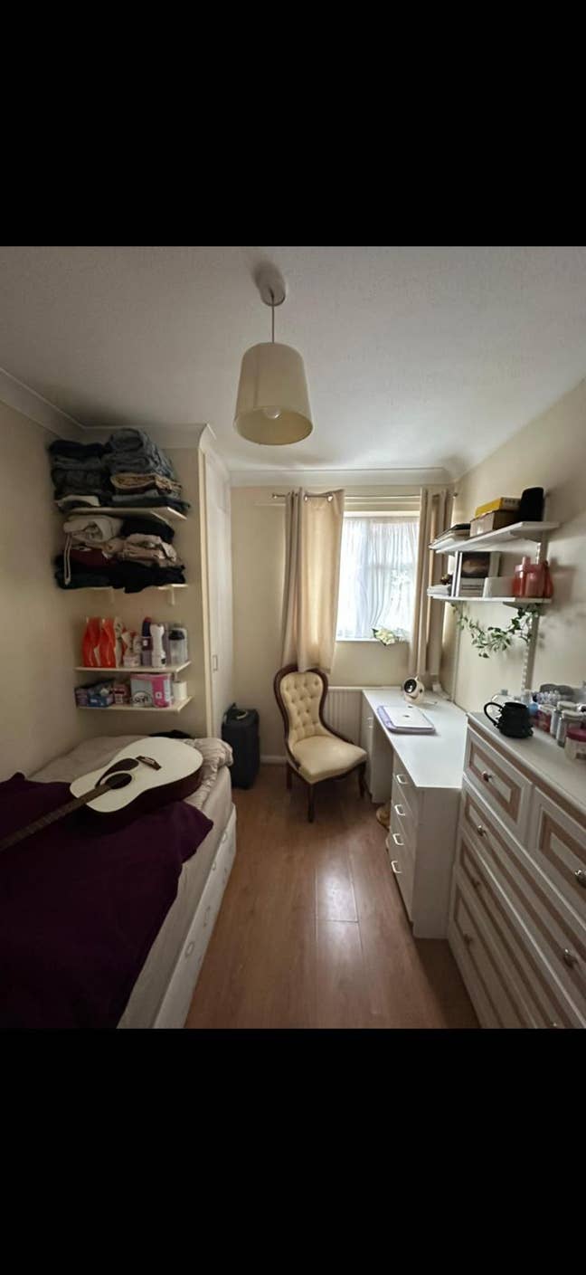 Fully Furnished Single Room - Females Only - &pound;285p Main Photo