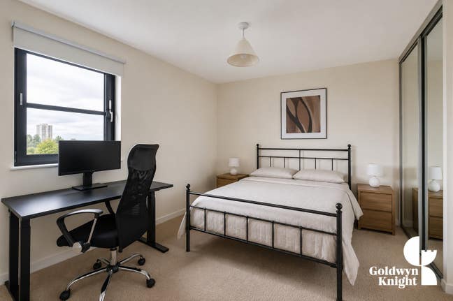 Stunning 1 - Bedroom Apartment - Limehouse Main Photo