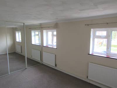 🏡 Spacious 2-Bedroom House with Private Garden Main Photo