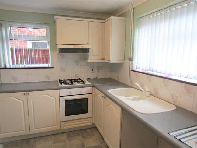 🏡 Spacious 2-Bedroom House with Private Garden Main Photo