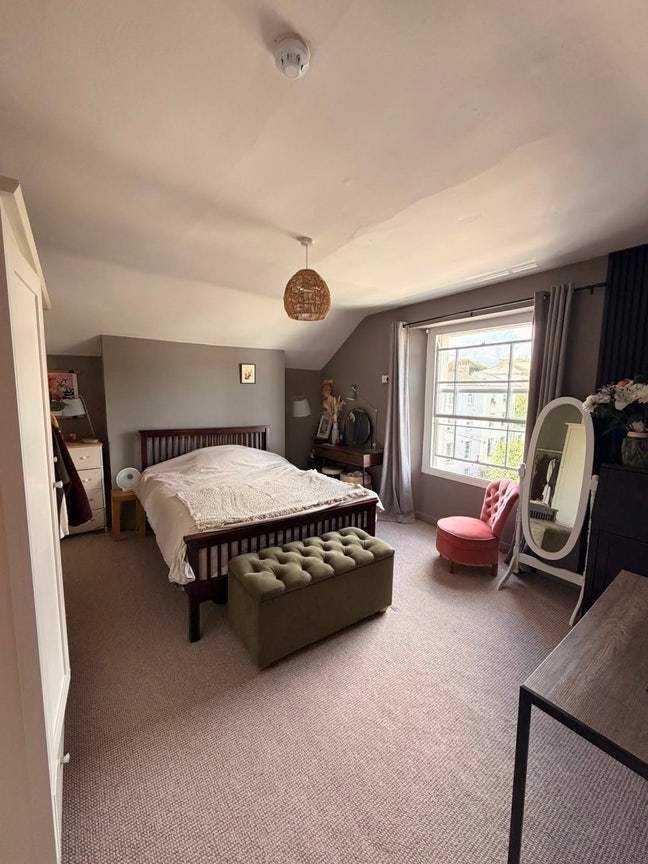 Large double room in friendly female house!  Main Photo