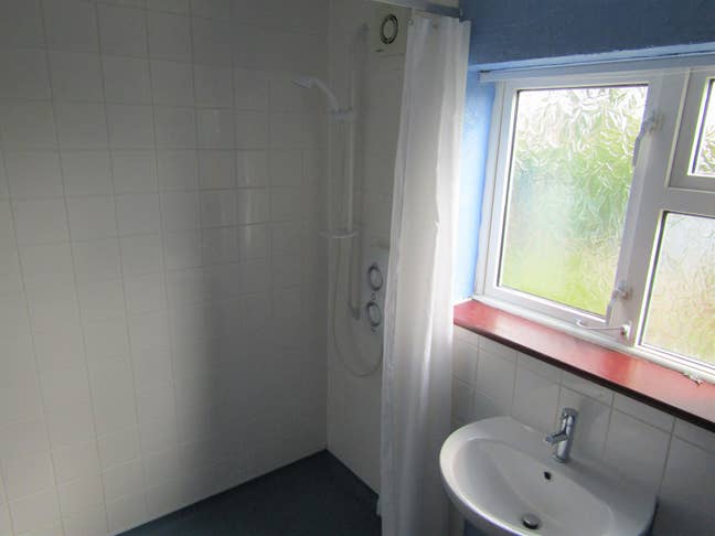 🏡 Spacious 2-Bedroom House with Private Garden Main Photo
