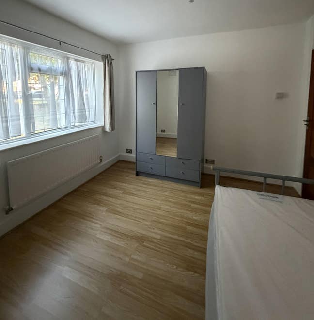 Spacious Double Room in Cheam Main Photo