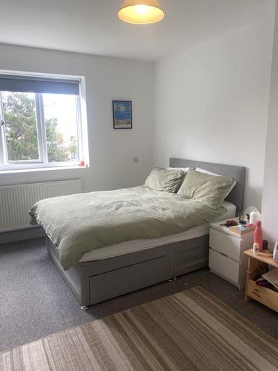 Large Double Bedroom with Ensuite in Headingley 🌞 Main Photo