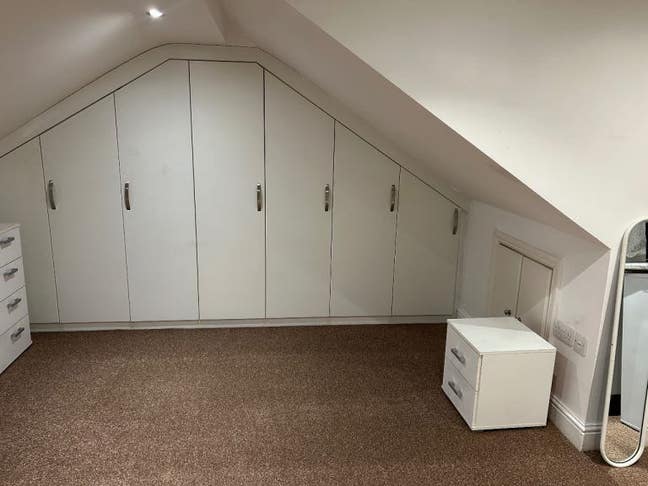 Spacious & Cosy Ensuite Room for Rent in IG1  Main Photo