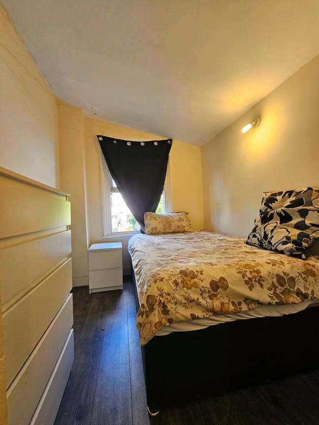 Rooms Near Seven Sisters Station Main Photo