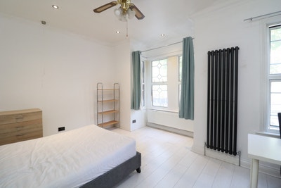 Beautiful Furnished Double Room in Upton Park Main Photo