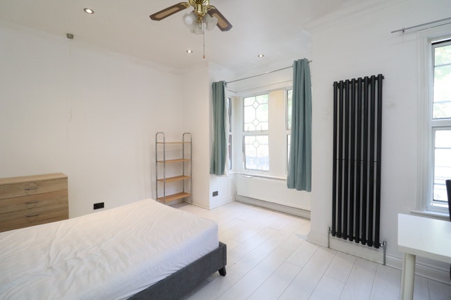 Beautiful Furnished Double Room in Upton Park Main Photo