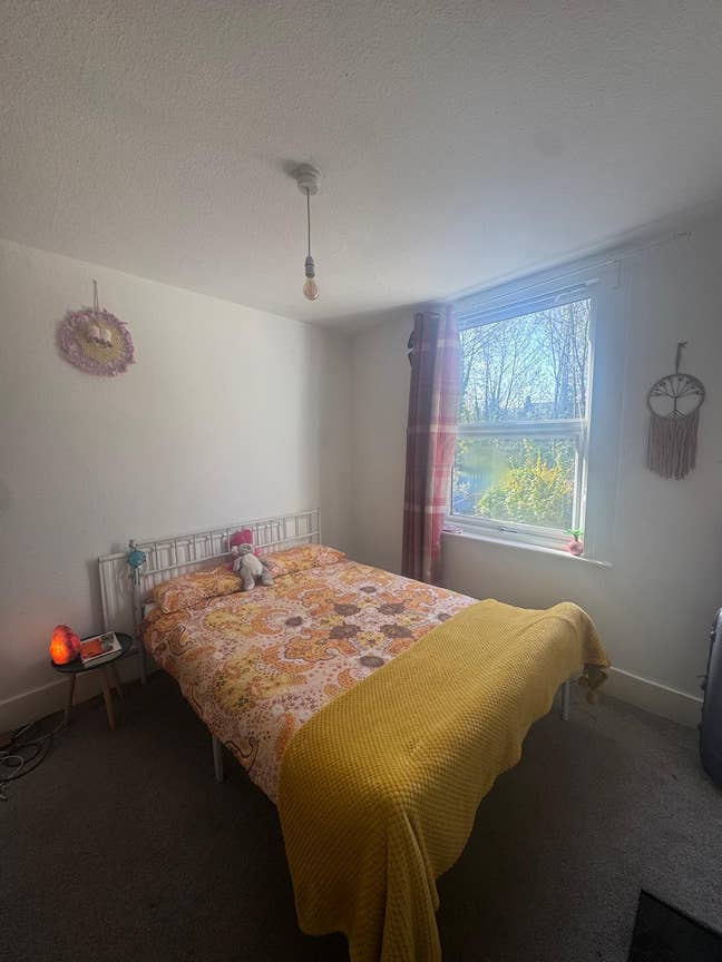 Double room with garden for &pound;612 in Putney Main Photo