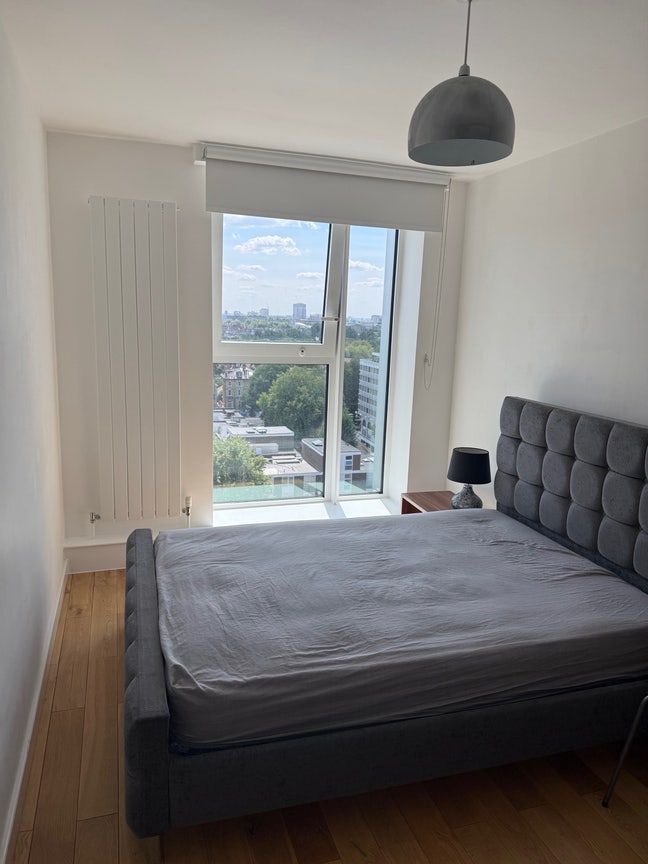 Swiss Cottage Double Room with Stunning City Views Main Photo