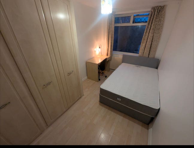 Cosy Double Room Available 🚆 14Min to Stn Main Photo