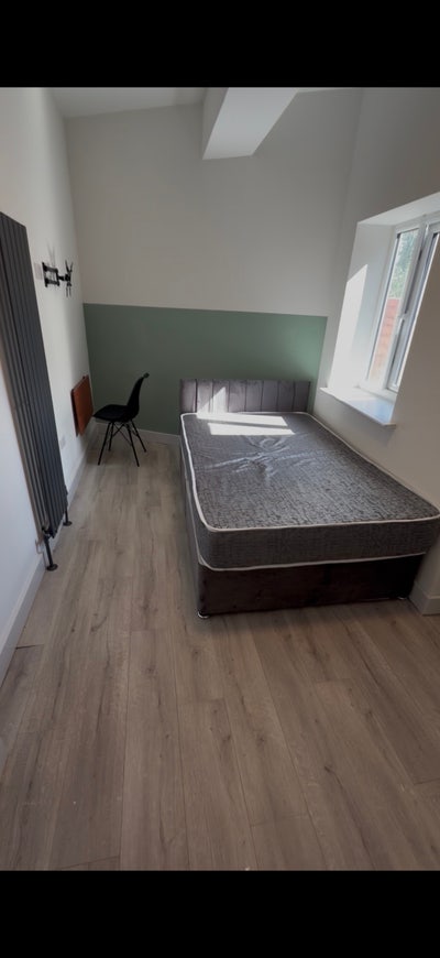 🔥Beautiful En-suite rooms available soon!🔥  Main Photo