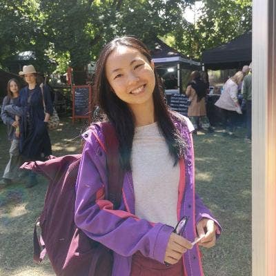 Professional Female seeks a single or double room Main Photo