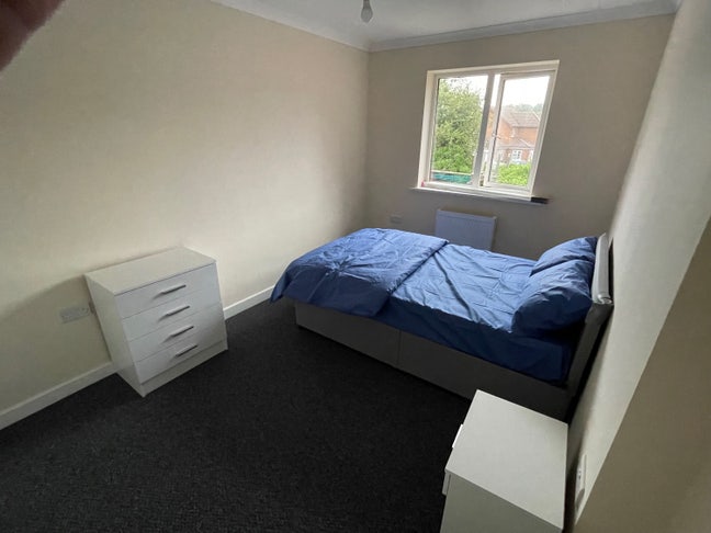Double bedroom house share Main Photo