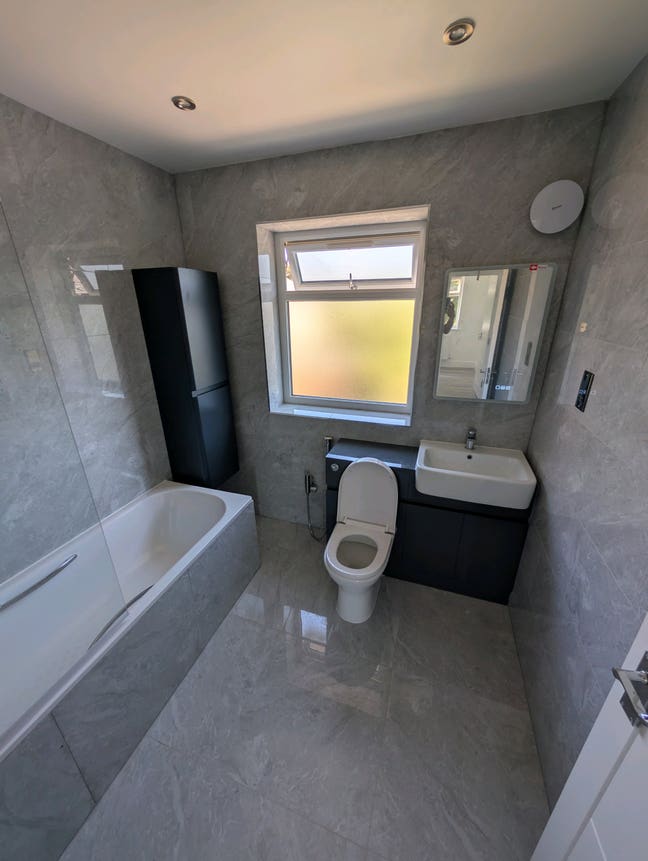 Newly Renovated House, Abbey Wood Station Main Photo