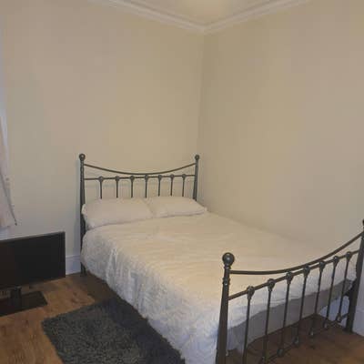 Single room to let Main Photo