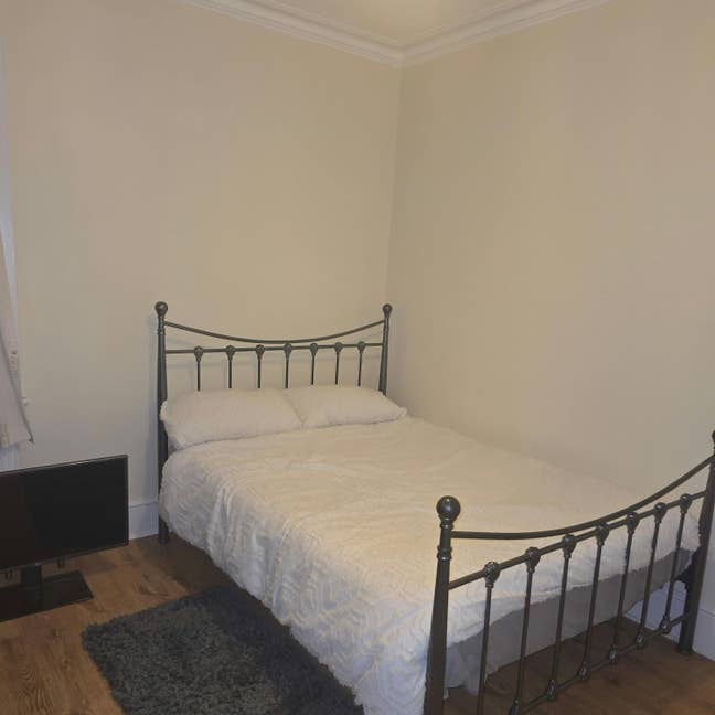 Single room to let Main Photo