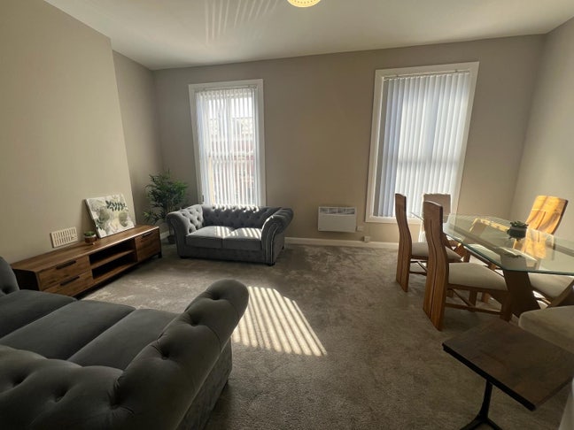 New Fully Furnished Room in University Quarter Main Photo