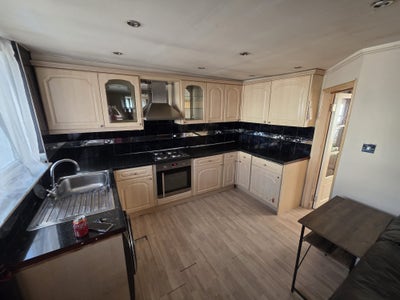 Ground Floor One-Bedroom Self-Contained Flat Main Photo