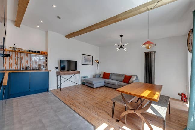 2 bed Apartment with Balcony CENTRAL BS1  Main Photo