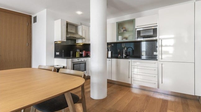 2 Bed, 2 Bath Large Flat in Croydon, &pound;1750 a month Main Photo