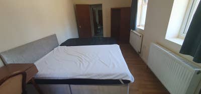 🏡 1-Bedroom Ground-Floor Flat | TW3 4Nn | Main Photo