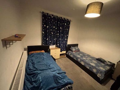  Twin Double Room Available - Romford, RM6  Main Photo